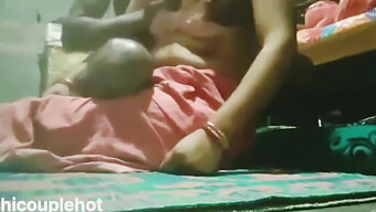 ¡mira A Una Mujer India Con Curvas Dar Una Paja Pov Y Un Masaje De Tetas!