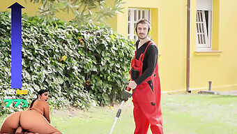 Il Cazzo Di Jordi Viene Succhiato Da Due Stupende Tettone In Questo Video Bollente!