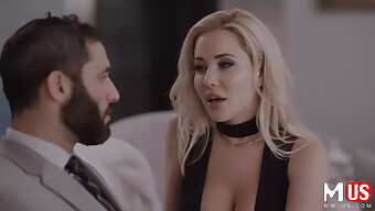 La Bombe Blonde De Savannah Bond Dans Une Baise Hardcore